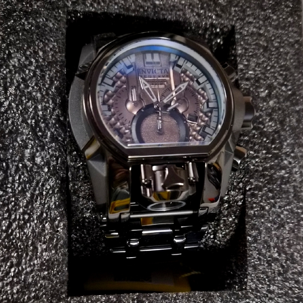 Invicta Reserve Bolt Zeus Magnum 25211 – 52 mm Swiss Quartz, Dual Time, 200 m